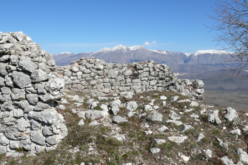 Marsica 2022, Monte Girifalco e Monte Arunzo  Le orchidee e la storia.